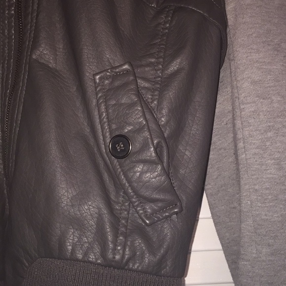 Jacket - Picture 2 of 4